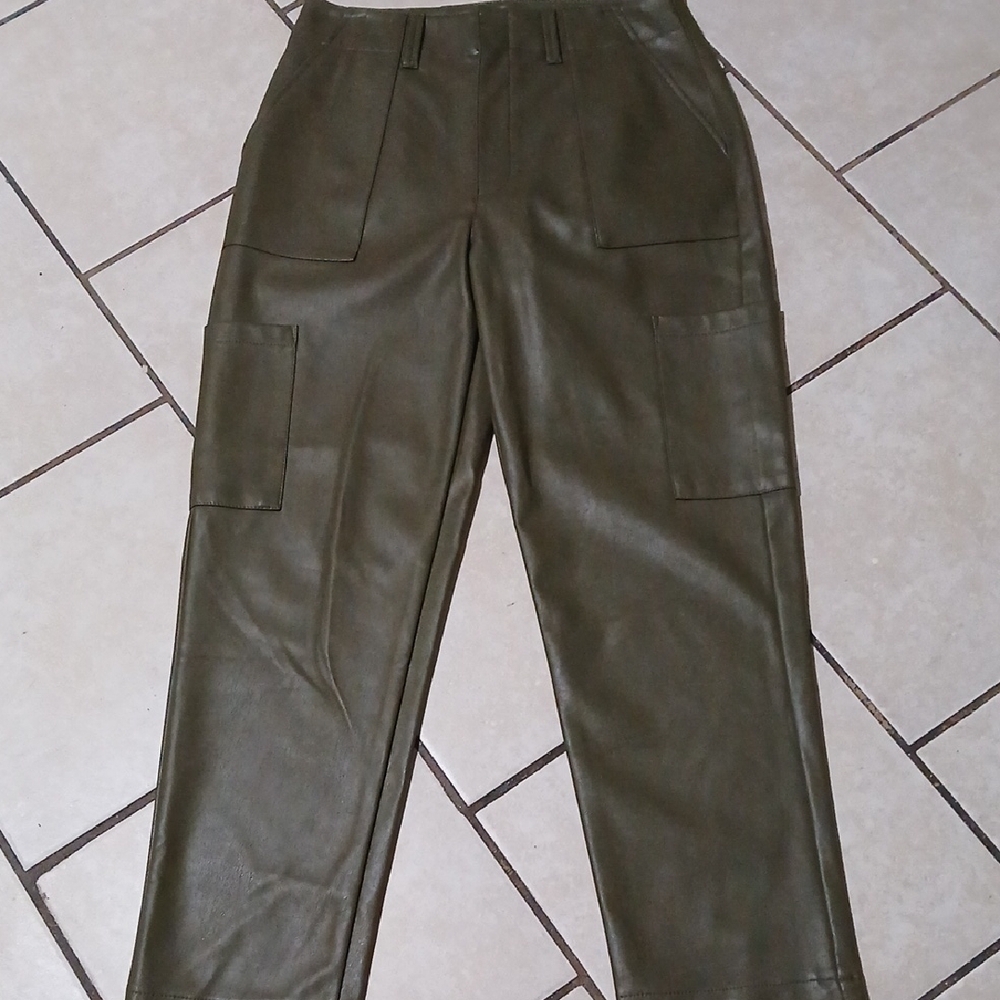 SCOOP Womens Size 6 Army Green Faux Leather High Waisted Cargo Pants - Picture 3 of 6